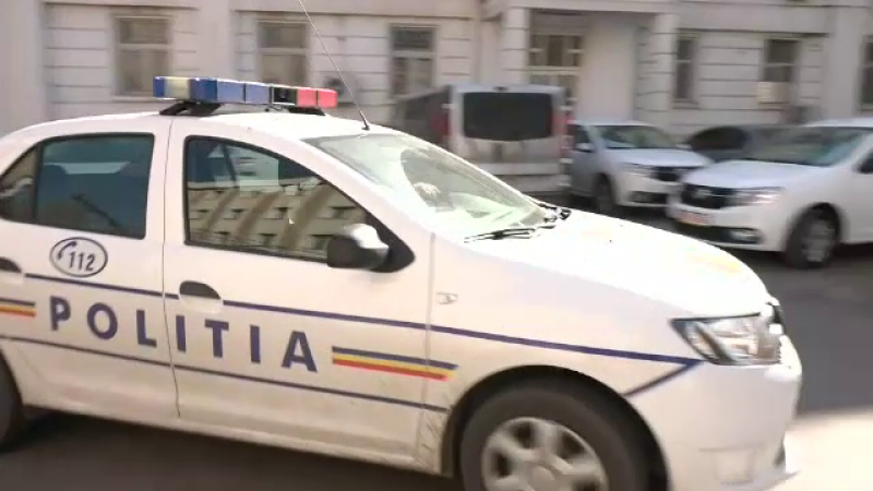 Mașină atacată cu bastonul de un șofer fără permis
