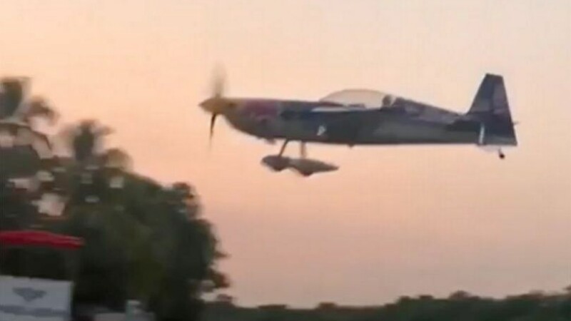 Avion acrobatic