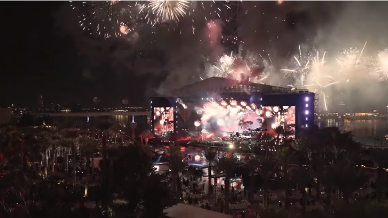 Concert Kiss în Dubai de Revelion, cu versuri cenzurate și fără sânge pe scenă. Ce recorduri au doborât