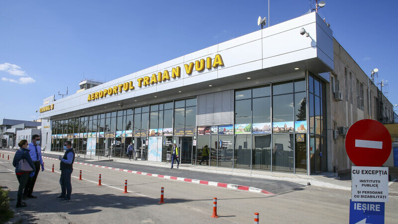 Aterizare de urgență pe aeroportul din Timișoara, după ce unei pasagere dintr-o cursă Tarom spre Madrid i s-a făcut rău