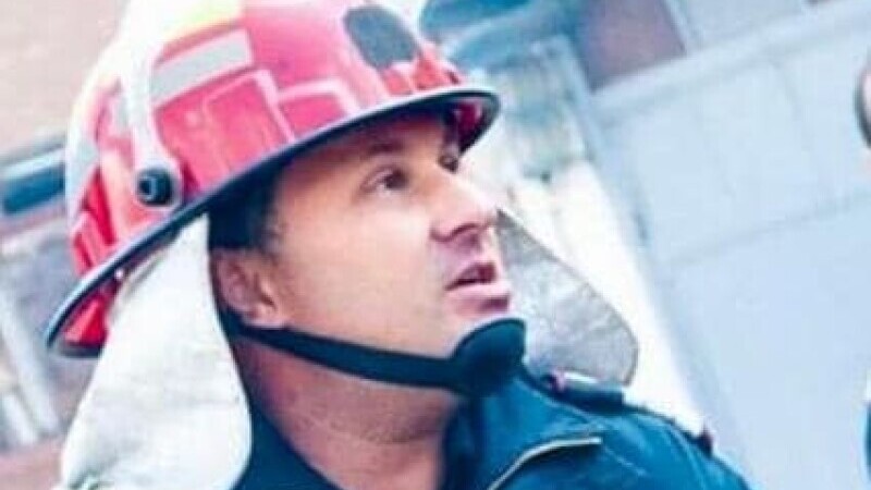 Un pompier în timpul liber a stins un incendiu înainte de venirea colegilor lui. Izbucnise la un tablou electric