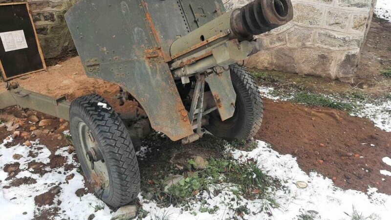 Un craiovean a vândut pe Facebook un tun din Al Doilea Război Mondial. Cât a cerut pe el GALERIE FOTO