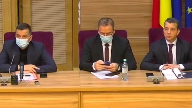 conferinta secretar masca