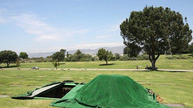 cimitirul Forest Lawn