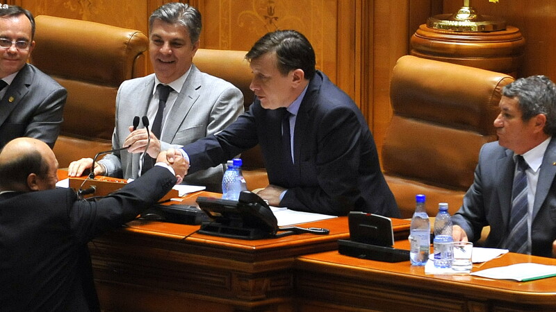 Traian Basescu si Crin Antonescu - COVER