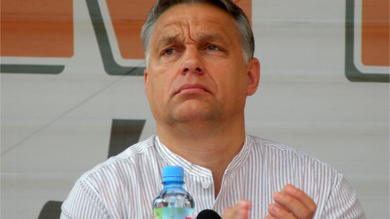 Premierul Ungariei, Viktor Orban, participa la dezbaterea cu tema 'Din povestiri, istorie', din ultima zi a Universitatii de vara de la Baile Tusnad.