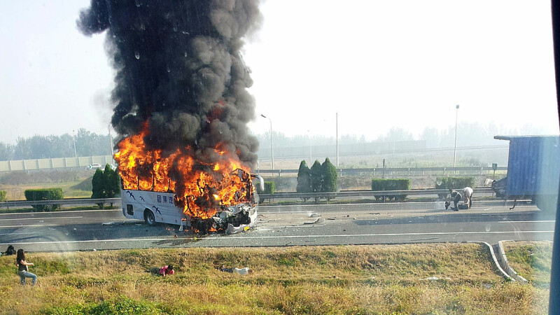 autocar incendiu