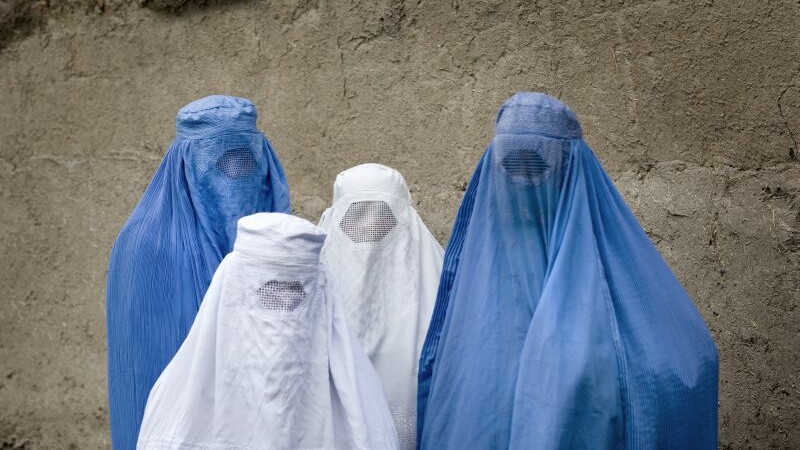 femei afgane