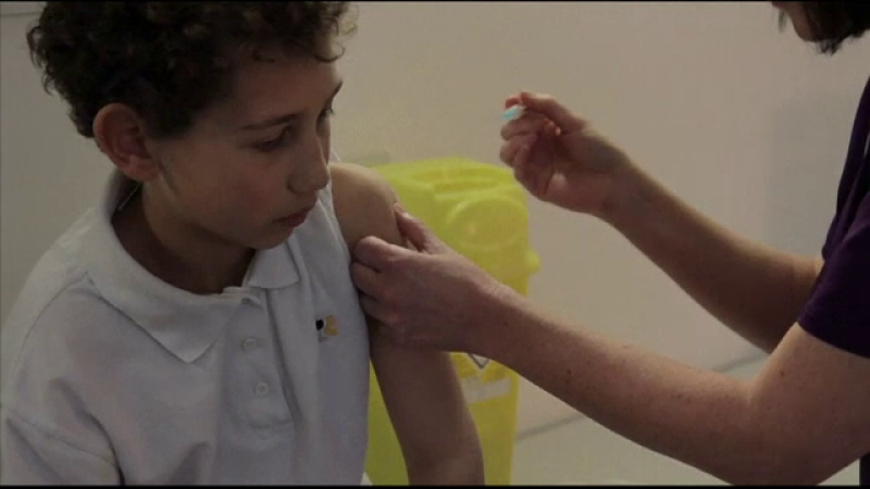 Marea Britanie extinde programul de vaccinare contra HPV