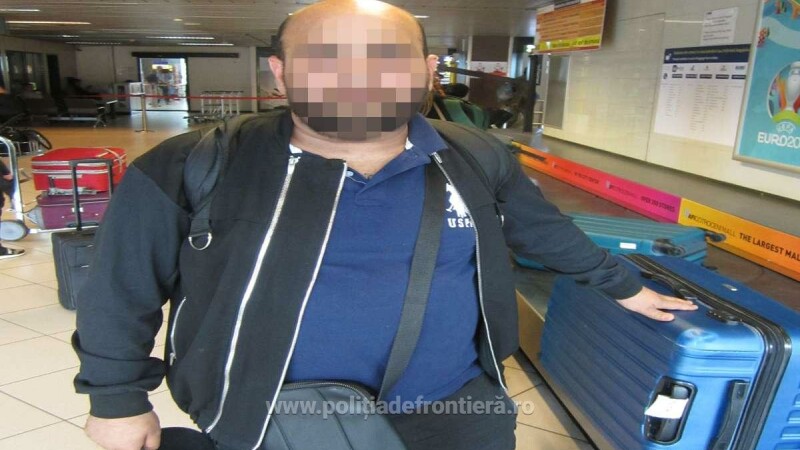 A furat valiza altui pasager de pe banda de bagaje de la Otopeni
