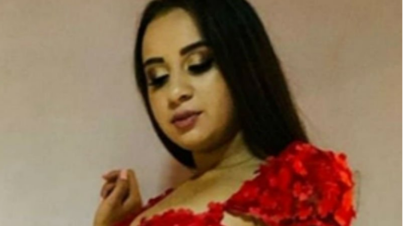 Telenovelă interlopă: Tânără acuzată că a furat bani de la un afacerist iranian. Ce au găsit polițiștii la percheziții
