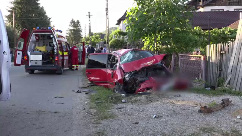 Noapte neagră pe șoselele din România. Accidente în serie, cu un mort și șase răniți