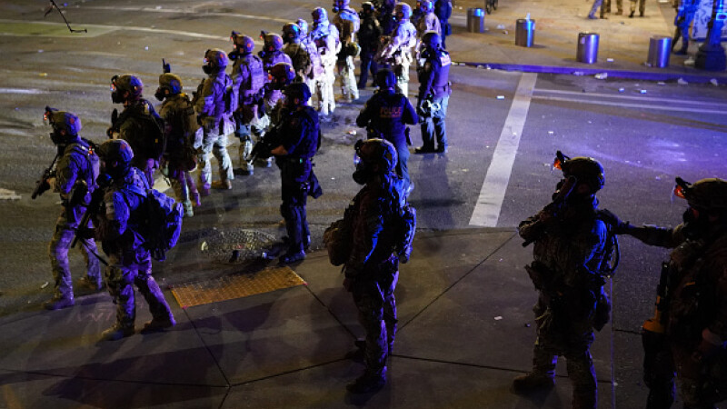 Black Lives Matter. Mii de oameni protestează în Portland față de prezența agenților federali - 10
