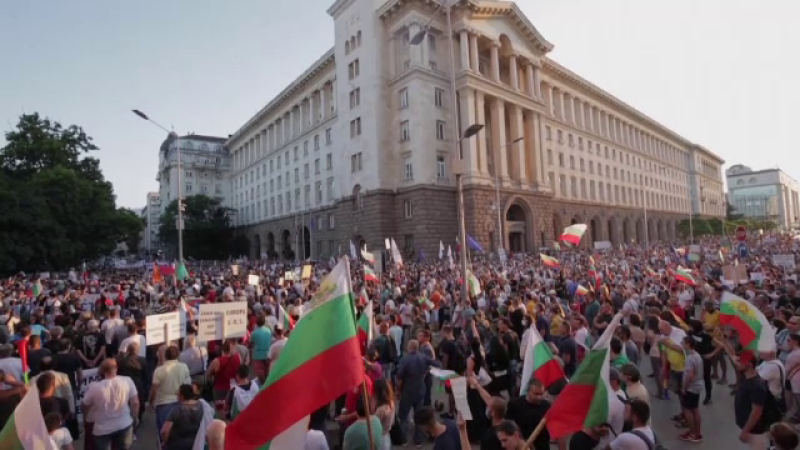 Patru săptămâni de proteste în Bulgaria. Corturi de campanie instalate în intersecții din Sofia