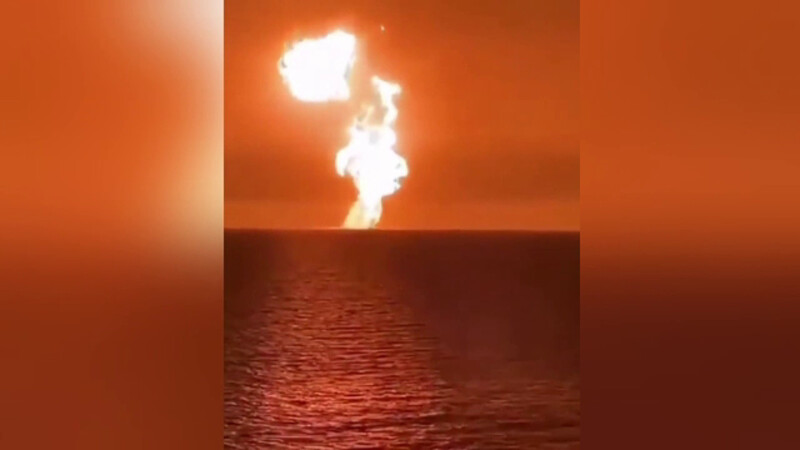 Explozie spectaculoasă în Marea Caspică. Un vulcan a aruncat în aer o minge de foc