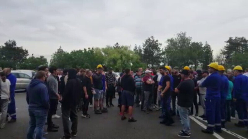 Proteste la Petromidia. Angajații se plâng de condițiile de muncă: ”Nu ni se plătește nimica, nu suntem în siguranță”