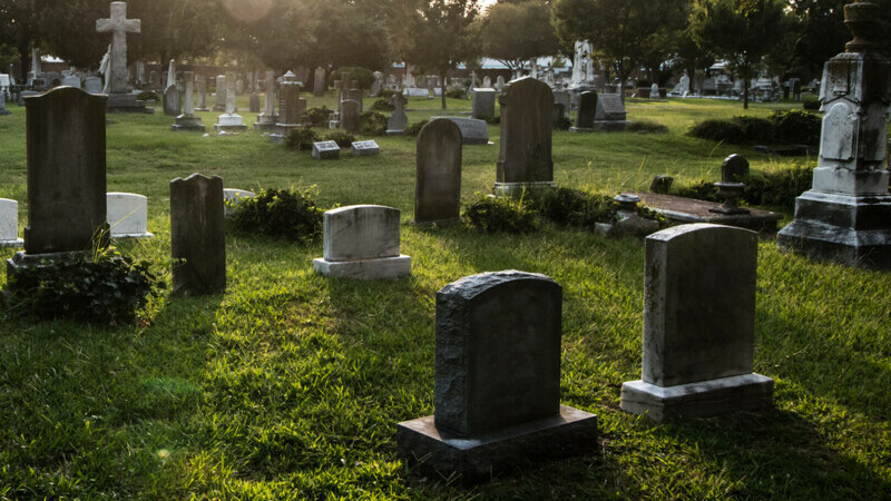 O familie a descoperit după 17 ani că în locul tatălui decedat fusese îngropată o necunoscută. Ce a urmat