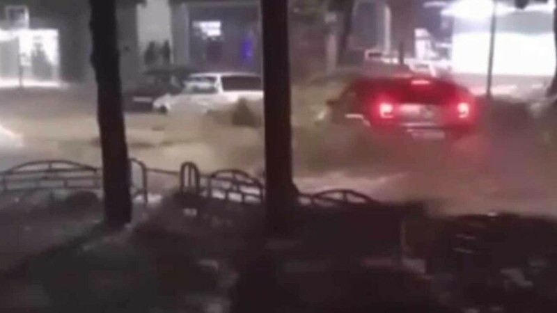 Potop biblic în orașul Soci din Rusia. S-a declarat stare de urgență