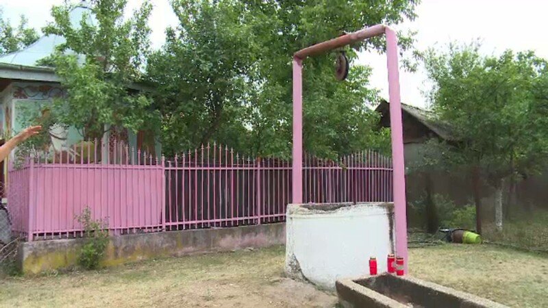 Un bărbat din Dâmbovița a murit după ce a căzut în fântâna din fața curții