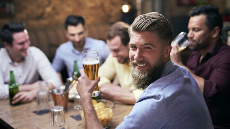 Eurodeputat: “Dacă mergi la bere cu șeful, obții mai ușor o promovare”. Ce a răspuns, întrebat dacă își calcă singur cămășile