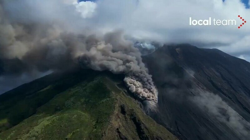 eruptie vukcan italia