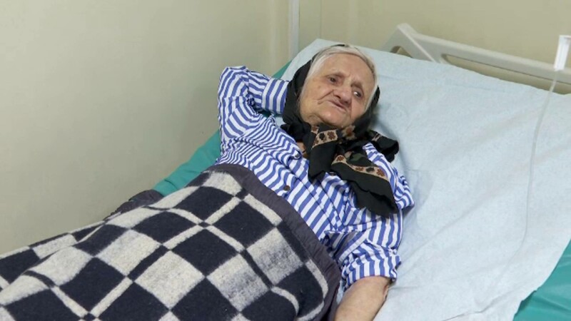 Bătrână spital