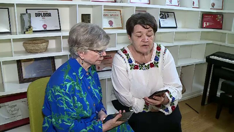 batrane, telefoane, ai