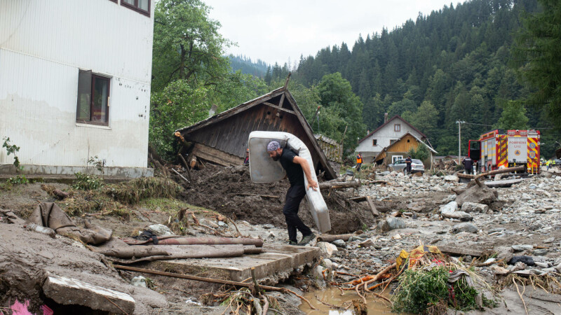 brosteni inundatii