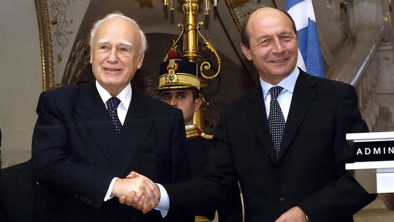Traian Basescu, Karolos Papoulias