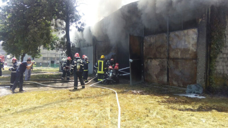 incendiu depozit Capitala