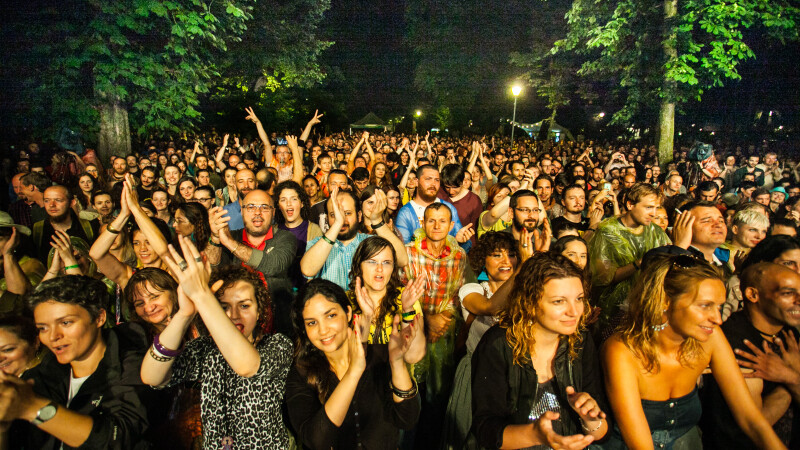 Incepe un weekend plin de muzica buna si relaxare la Cluj. Jazz in the Park propune zeci de concerte in parc