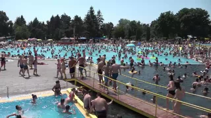 Lull stride Resident Tăiere de panglică la bazinul olimpic de înot din Târgu Mureş. S-a  construit în 13 ani, dar nici acum nu poate fi folosit - Stirileprotv.ro