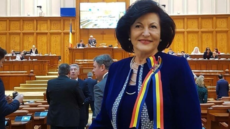 Elvira Şarapatin