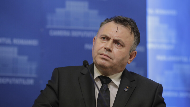 Deputații dezbat moţiunea simplă pe Sănătate. PSD cere demisia lui Nelu Tătaru: ”Se ocupă de tunuri”