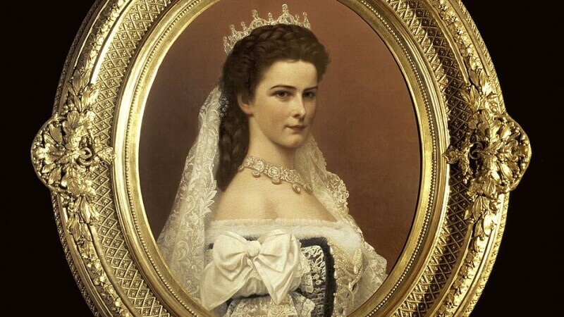 Lenjeria împărătesei Elisabeta a Austriei, scoasă la licitație. Ce preț au obiectele purtate de celebra Sissi