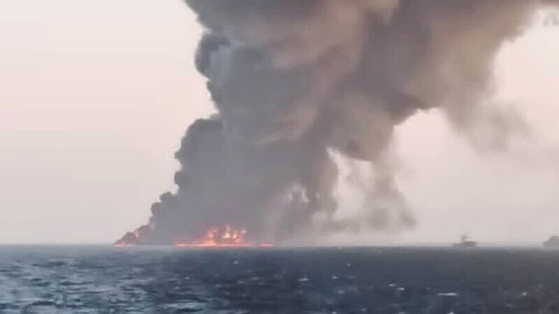 VIDEO. Cea mai mare navă a Iranului s-a scufundat, după ce a luat foc în Golful Oman