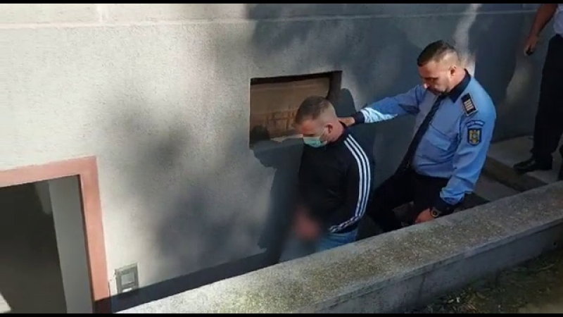 Polițist din Constanța arestat după ce a bătut crunt un bărbat. Nu se știe dacă victima va supraviețui
