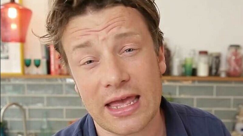 Secretul lui Jamie Oliver pentru „friptura perfectă”. Totul începe „de la cuțit”