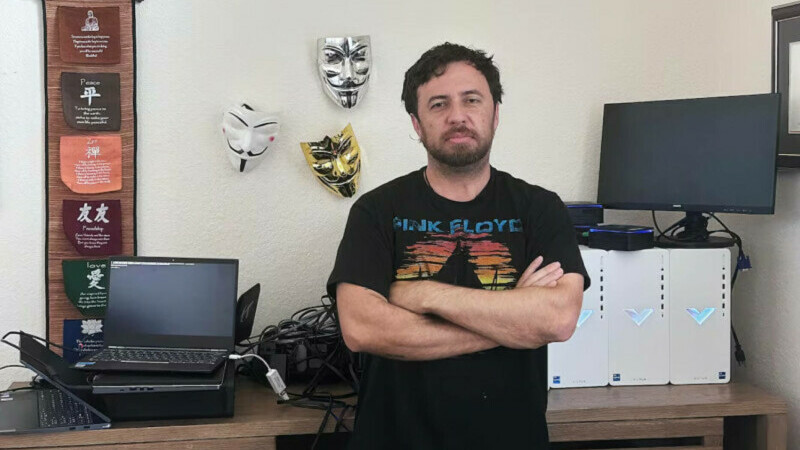 Alejandro Cáceres, hacker