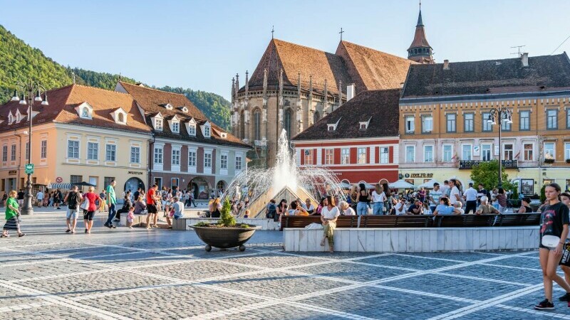 oameni, strada, brasov, cald