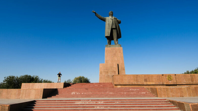 monument lenin kirgizstan