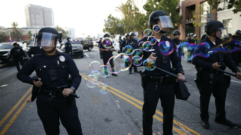 Proteste violente în Los Angeles