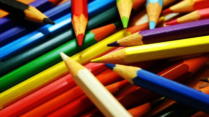 Creioane colorate, achizitii, rechizite