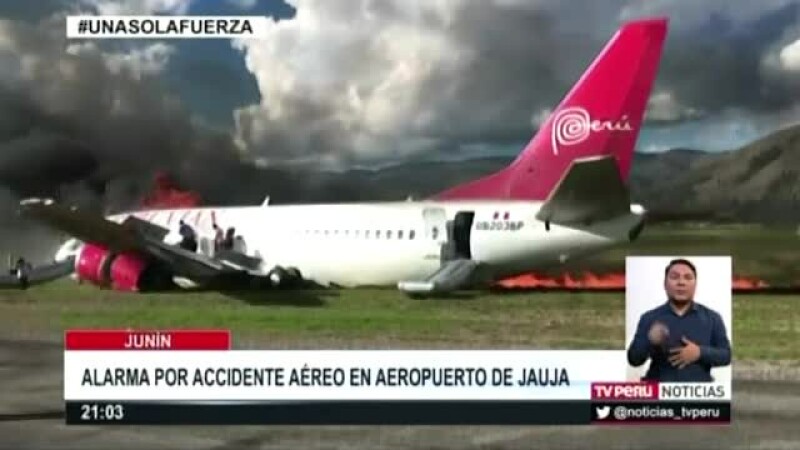 Avion din Peru in flacari