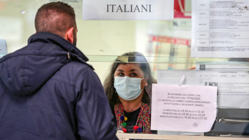 Vârsta medie a italienilor decedați de coronavirus este de 81 de ani
