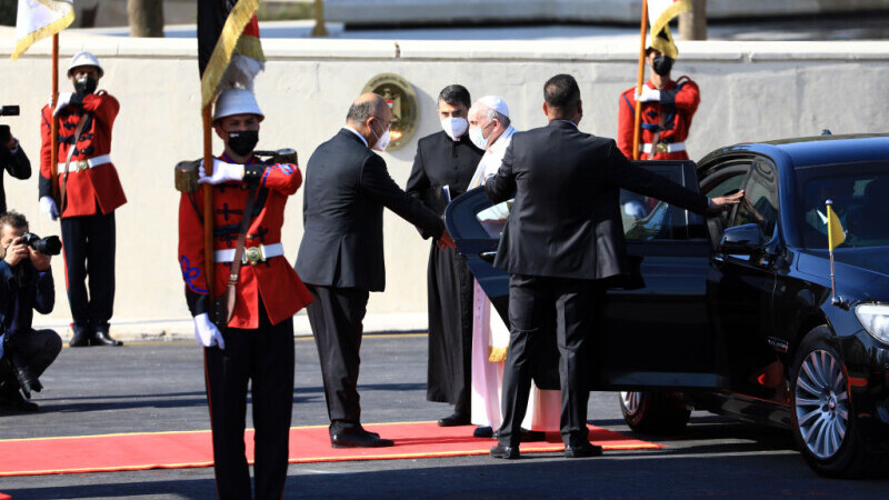 Mașina cu care se deplasează Papa Francisc în Irak 2