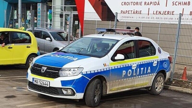 Polițiști din Suceava aflați în misiune, amendați cu 2.000 de lei după ce au parcat pe locurile pentru persoane cu handicap