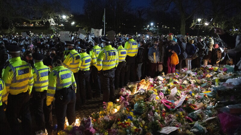 Proteste în Marea Britanie, după ce o tânără a fost ucisă de un polițist