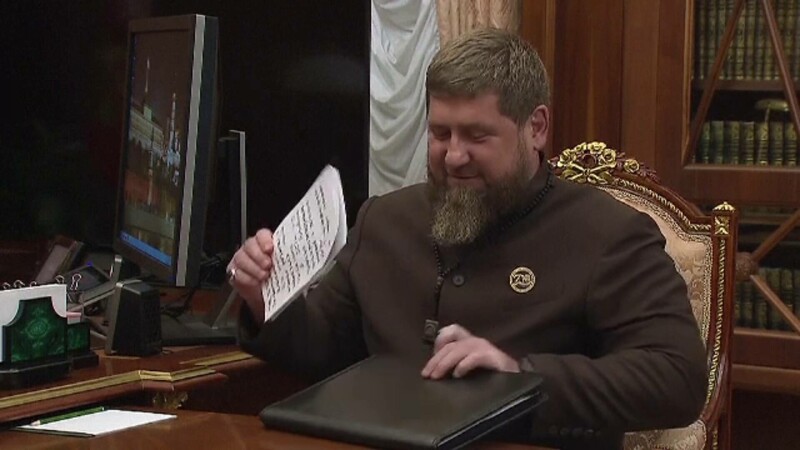 Il leader ceceno Kadyrov indossa la mimetica firmata Louis Vuitton