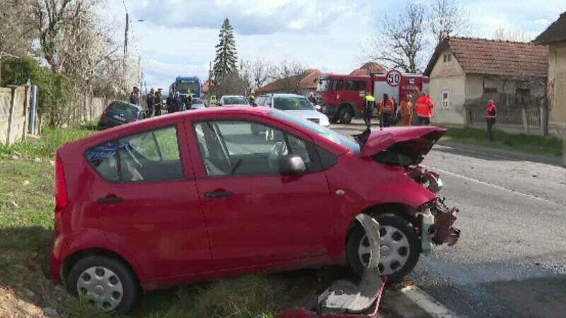 Un șofer a recunoscut că a provocat un accident în Gorj: „Nu am făcut stopul”